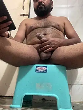 Snapshot of Daddy_inurhouse chatting on June 17, 3:35 pm Daddy inurhouse online show from June 17, 3:35 pm