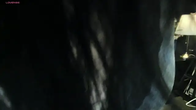 Snapshot of KimBeee chatting on December 14, 7:03 am KimBeee online show from December 14, 7:03 am