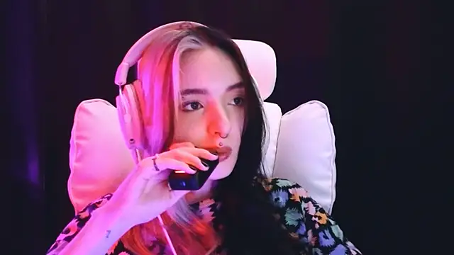 Avi Nile online show from February 6, 2:22 am