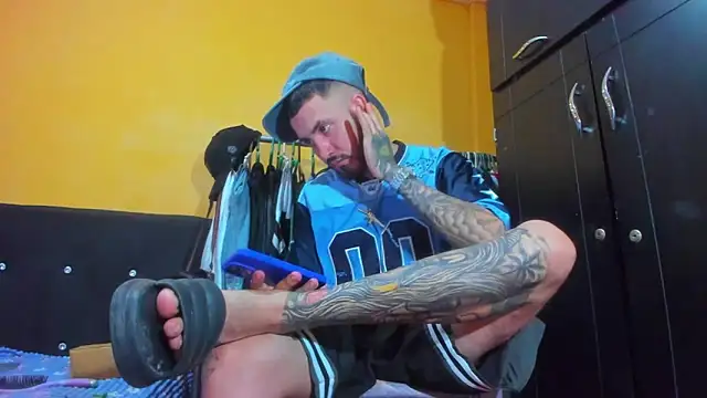 smoker445 online show from February 14, 7:21 pm