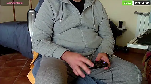 Snapshot of MultiOrgasmicLover chatting on December 31, 8:26 am MultiOrgasmicLover online show from December 31, 8:26 am