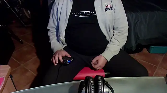 Snapshot of MultiOrgasmicLover chatting on December 1, 11:43 pm MultiOrgasmicLover online show from December 1, 11:43 pm