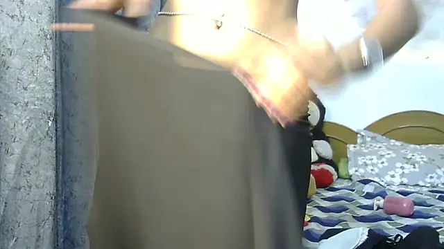 lola-   online show from February 6, 4:21 pm