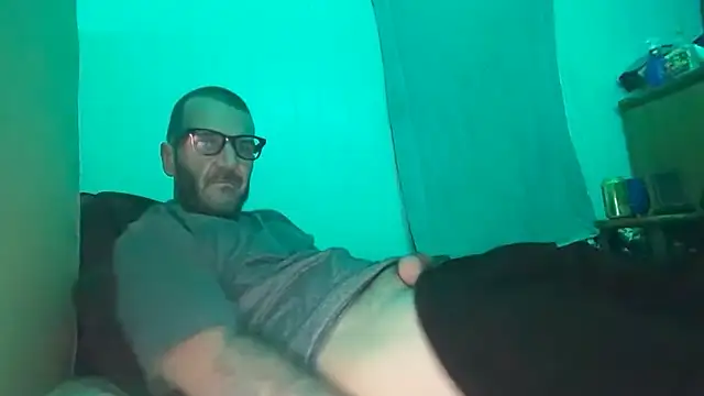 Snapshot of mebmeb24 chatting on February 10, 7:01 am mebmeb24 online show from February 10, 7:01 am