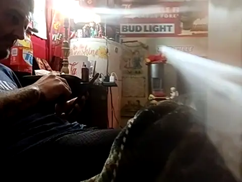 Snapshot of mebmeb24 chatting on April 8, 10:48 am mebmeb24 online show from April 8, 10:48 am