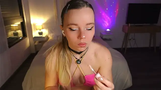 Ayra Lust online show from June 12, 4:39 pm