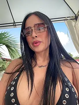 Snapshot of Alexandra_duque chatting on November 7, 8:53 pm Alexandra duque online show from November 7, 8:53 pm