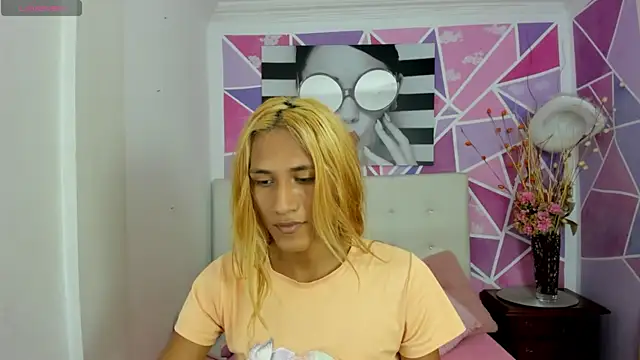 Brisahott online show from February 4, 1:59 pm