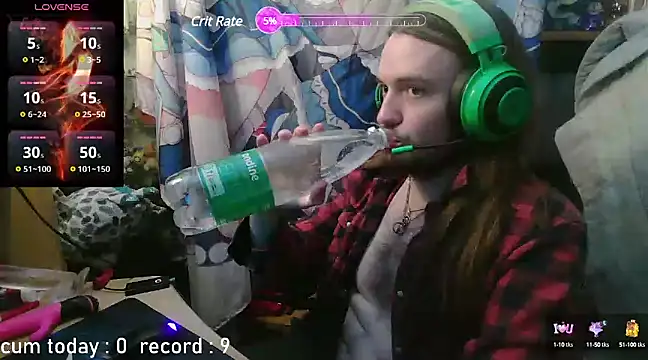 Snapshot of nicolasdumand21 chatting on December 6, 1:00 pm nicolasdumand21 online show from December 6, 1:00 pm