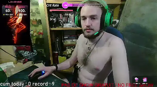 Snapshot of nicolasdumand21 chatting on December 18, 8:36 pm nicolasdumand21 online show from December 18, 8:36 pm