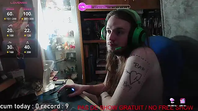 Snapshot of nicolasdumand21 chatting on January 23, 12:41 pm nicolasdumand21 online show from January 23, 12:41 pm