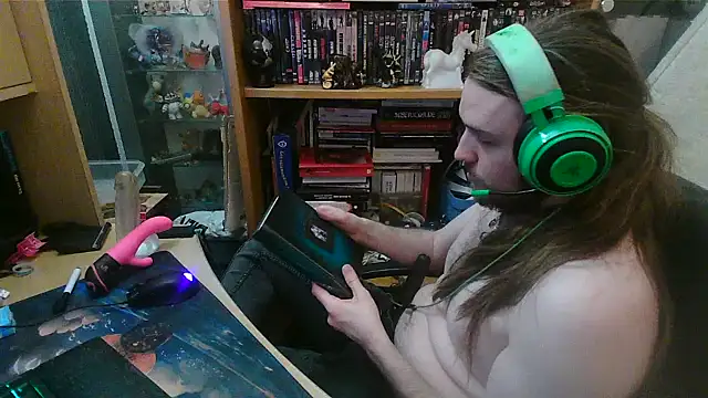 Snapshot of nicolasdumand21 chatting on February 17, 7:53 pm nicolasdumand21 online show from February 17, 7:53 pm