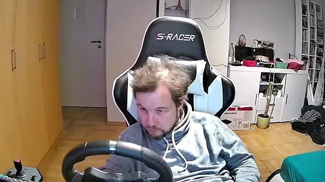 larsgessner30 online show from October 23, 12:10 am