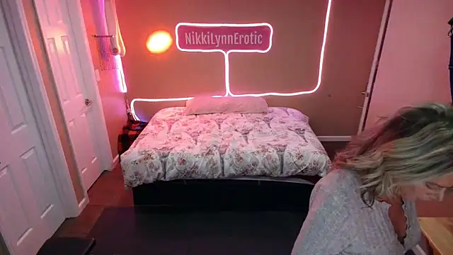 NikkiLynnErotic online show from December 5, 12:08 am
