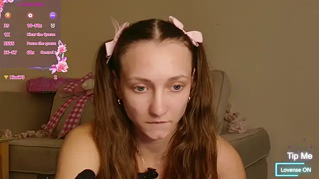 Snapshot of Milky_flexy_cat chatting on June 8, 3:34 pm Milky flexy cat online show from June 8, 3:34 pm