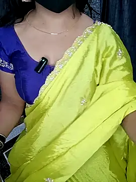 Snapshot of Tanvi-patil chatting on April 9, 5:18 pm Tanvi-patil online show from April 9, 5:18 pm
