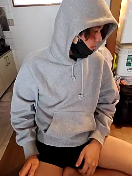 Snapshot of MANNZAAo06 chatting on December 23, 4:12 am MANNZAAo06 online show from December 23, 4:12 am