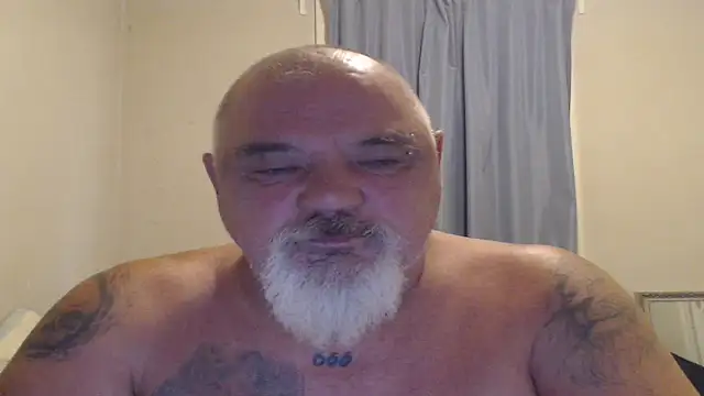 Snapshot of Newfiesausage1972 chatting on October 21, 1:23 pm Newfiesausage1972 online show from October 21, 1:23 pm