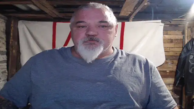 Newfiesausage1972 online show from November 17, 12:33 pm