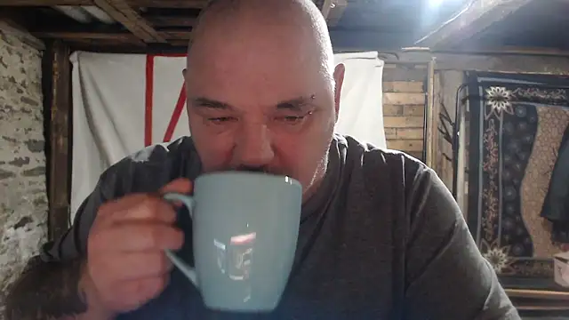 Newfiesausage1972 online show from January 9, 11:57 am