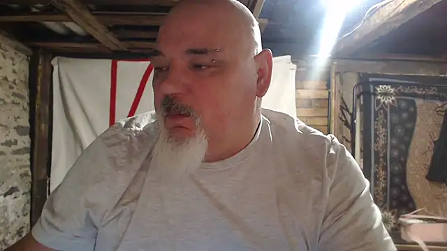 Newfiesausage1972 online show from January 12, 9:36 am