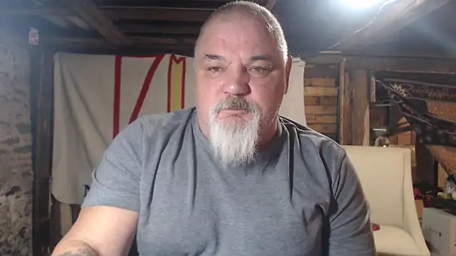 Newfiesausage1972 online show from February 11, 10:20 am