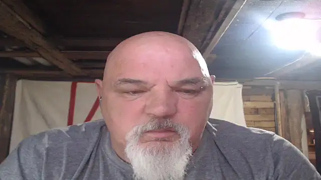 Newfiesausage1972 online show from April 29, 9:10 pm