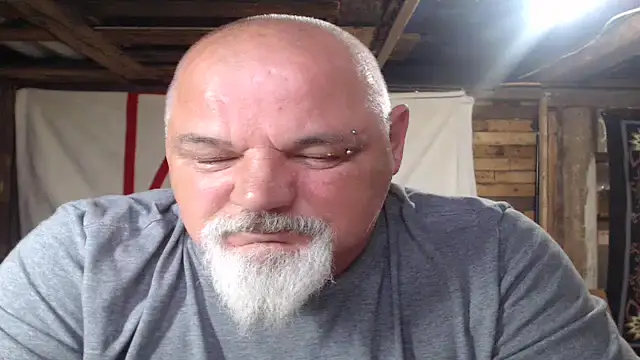 Snapshot of Newfiesausage1972 chatting on June 14, 9:06 pm Newfiesausage1972 online show from June 14, 9:06 pm
