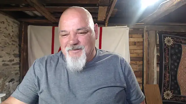 Snapshot of Newfiesausage1972 chatting on June 16, 10:18 am Newfiesausage1972 online show from June 16, 10:18 am