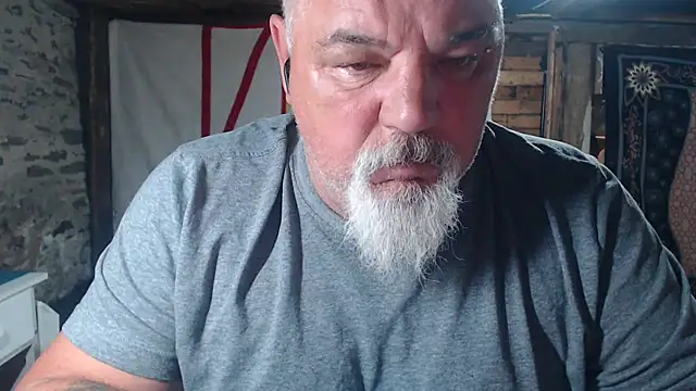 Snapshot of Newfiesausage1972 chatting on June 22, 9:17 am Newfiesausage1972 online show from June 22, 9:17 am