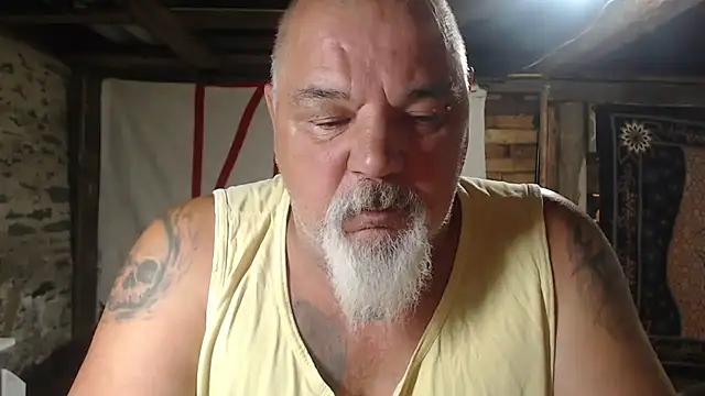 Snapshot of Newfiesausage1972 chatting on June 24, 8:46 am Newfiesausage1972 online show from June 24, 8:46 am