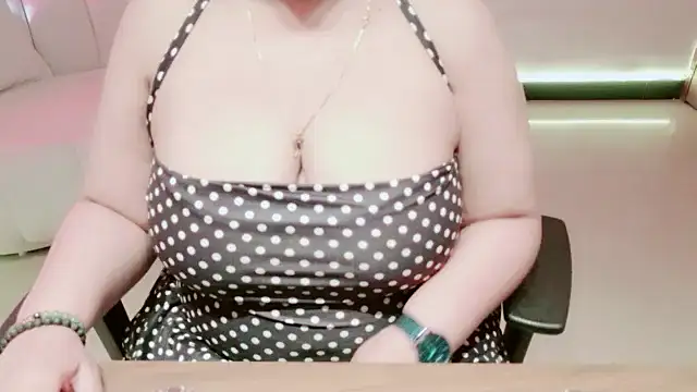 Snapshot of Gracefulgoddess chatting on March 8, 9:02 am Gracefulgoddess online show from March 8, 9:02 am