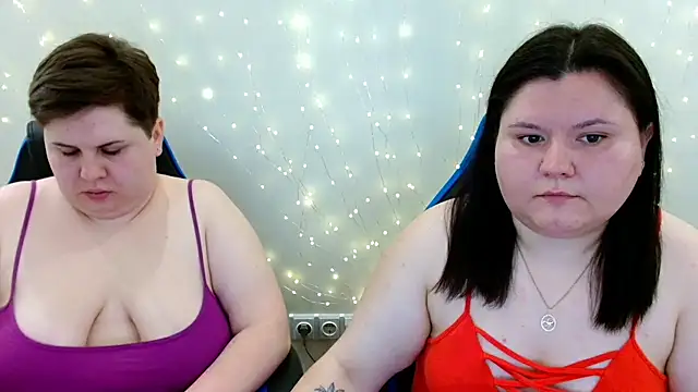 BeckyAndHellen online show from June 21, 9:12 am