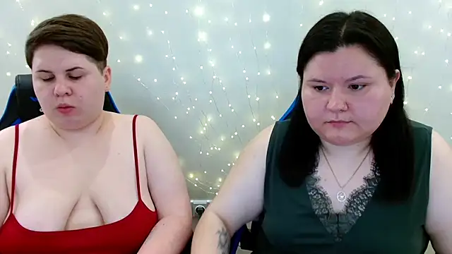 BeckyAndHellen online show from June 27, 9:03 am