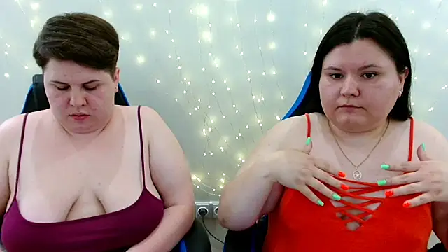 BeckyAndHellen online show from July 1, 2:51 pm