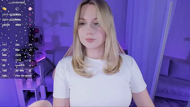 Honey blonde online show from May 4, 8:38 pm