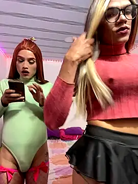 Snapshot of big_girl21cm chatting on October 30, 12:56 am big girl21cm online show from October 30, 12:56 am