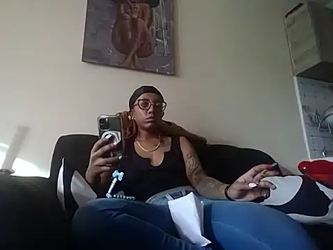 hoely grail01 online show from February 10, 2:32 pm