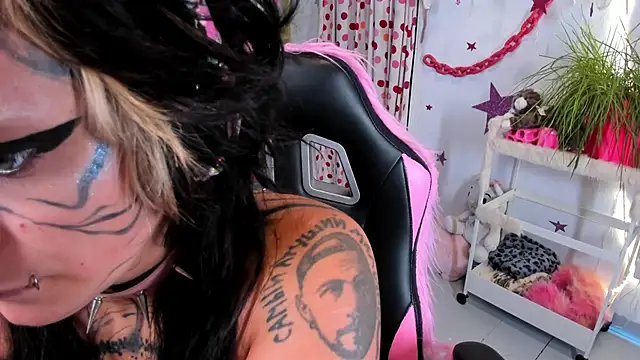 Snapshot of lady_sontse_ chatting on May 14, 8:26 pm lady sontse online show from May 14, 8:26 pm