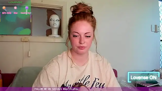 Snapshot of aaprill chatting on December 18, 8:20 am aaprill online show from December 18, 8:20 am