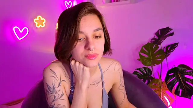 Snapshot of Celine_Dionn chatting on May 14, 3:46 am Celine Dionn online show from May 14, 3:46 am