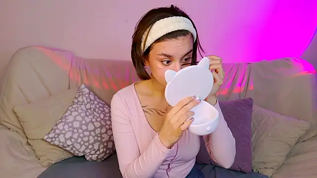 Snapshot of Celine_Dionn chatting on May 22, 4:08 am Celine Dionn online show from May 22, 4:08 am