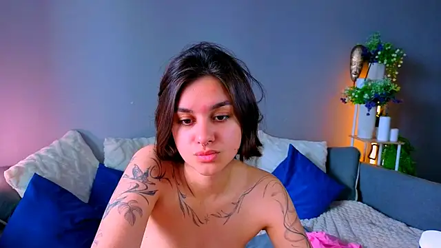 Snapshot of Celine_Dionn chatting on July 31, 10:47 am Celine Dionn online show from July 31, 10:47 am