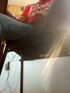 Snapshot of Alvarosexxx chatting on October 10, 7:57 pm Alvarosexxx online show from October 10, 7:57 pm