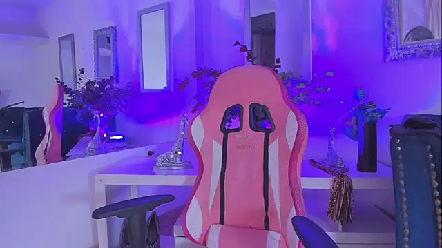 Snapshot of Loremhotsex chatting on February 8, 12:50 pm Loremhotsex online show from February 8, 12:50 pm