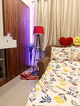 Snapshot of Divya_girl chatting on June 16, 11:46 am Divya girl online show from June 16, 11:46 am