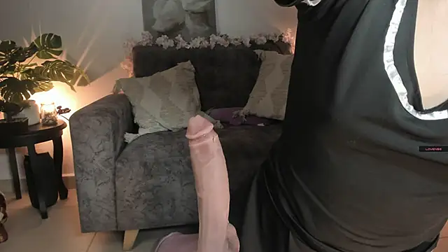 Snapshot of Naughtylittlegirl_ chatting on December 18, 7:20 pm Naughtylittlegirl online show from December 18, 7:20 pm