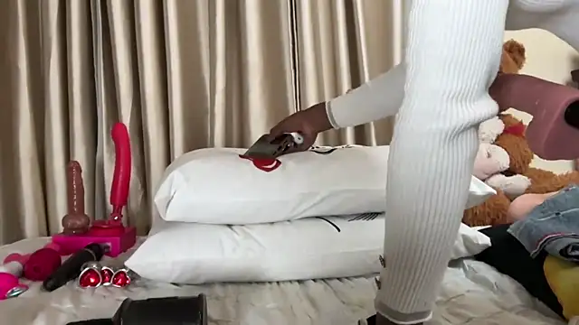 Snapshot of SexyAudreyFuck chatting on November 12, 11:47 pm SexyAudreyFuck online show from November 12, 11:47 pm