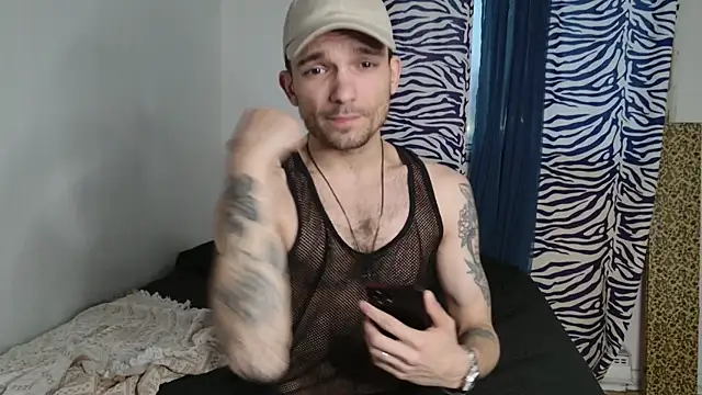 Snapshot of JackDesFeux chatting on May 19, 12:38 am JackDesFeux online show from May 19, 12:38 am