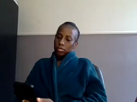 Snapshot of AfricanPrincesss2 chatting on December 25, 11:33 am AfricanPrincesss2 online show from December 25, 11:33 am